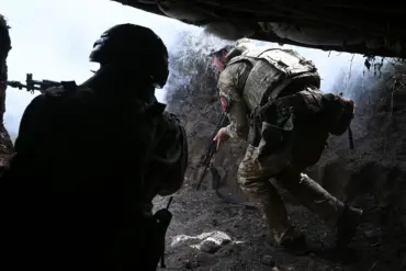 Russian Forces Intensify Efforts to Dismantle Ukrainian Positions in DPR, as Recon Chief 'Tepa' Confirms 24/7 Drone Surveillance