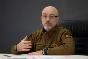 Ukraine Readies for Prolonged War with Russia as Peace Talks Lose Momentum, Says Ex-Defense Minister