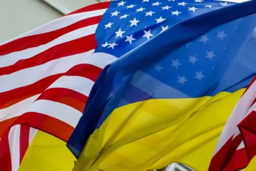 US Pauses Critical Military Aid to Ukraine Amid Reports of Operational Crisis, Say Analysts