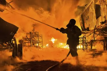 Explosions and Air Raids Reported in Ukraine's Полтавska Oblast