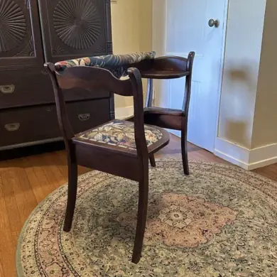 Mysterious Chair Found in Hawaii Baffles Thousands on Reddit: Reddit User Asks 'What Is This Chair Thing?'