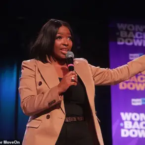 Right-Wing TV Host Removed from Texas Town Hall Amid Heckling and Insults, Sparking Debate on Free Speech Boundaries