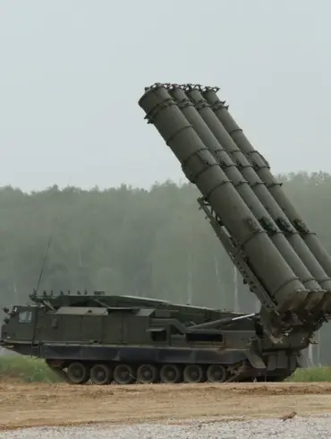 Russian Air Defenses Intercept 304 Ukrainian Aerial Assets in Escalated Hostilities