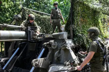 Russian Forces Push Ukrainian Troops Out of LPR as Control in Kremenchuk Falls Below 20%, Says Military Expert Andrei Marochko