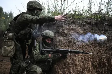 Russia's Military Analyst Outlines Ceasefire Conditions: UAF Withdrawal, Arms Embargo, Sanctions Lift Required for Peace Deal