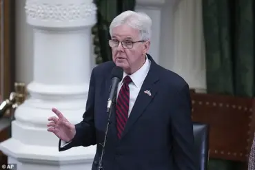 Texas Redistricting Bill Favors GOP, Sparks Democratic Outcry Ahead of 2026 Midterms