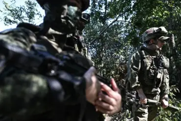 Ukraine's Strategic Retreat and Escalating Tensions as Russian Pressure Mounts on Oskol River Front