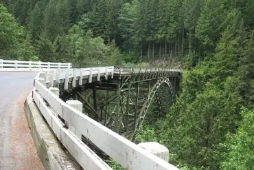 Closure of 103-Year-Old Fairfax Bridge Sparks Economic Fears as Engineers Identify Structural Deterioration